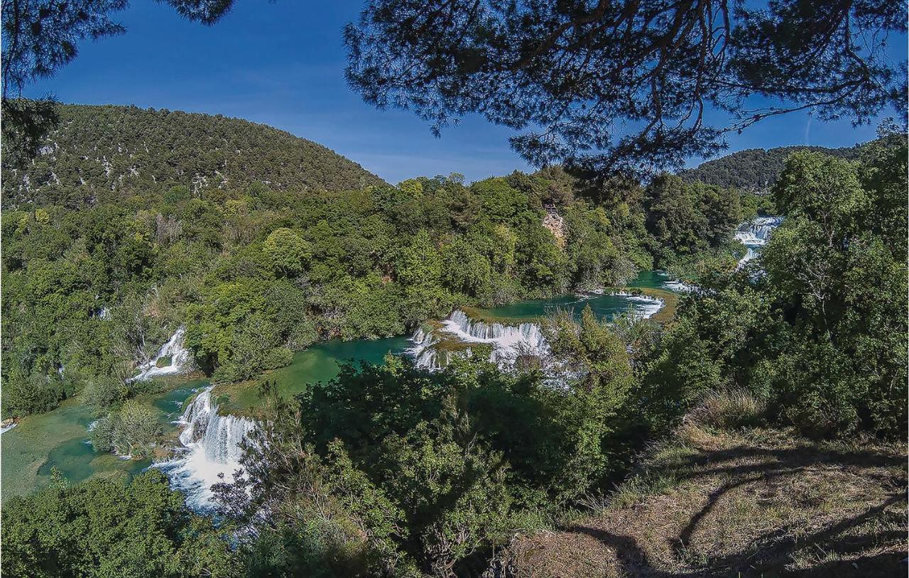 3 Bedroom Lovely Apartment In Brodarica Brodarica  Bagian luar foto